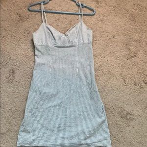 Size 8 seat sucker strapless dress